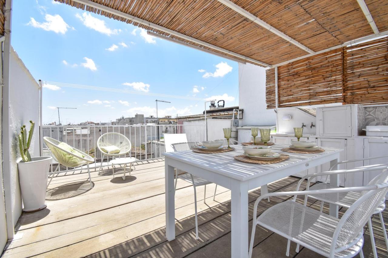 Mina'S Roof Apartment Terrace: Whit Sea View Чельє-Мессапіка Екстер'єр фото